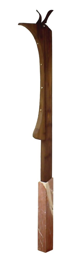 Nº 7. Lama glama. Hierro, madera y mármol.