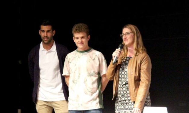 El raper alacantí Arkano protagonitza la campanya contra l’assetjament escolar “Un paso al frente”