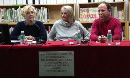 Presentat a Villena “Divinas y Chamuscadas” de Diana Raznovich