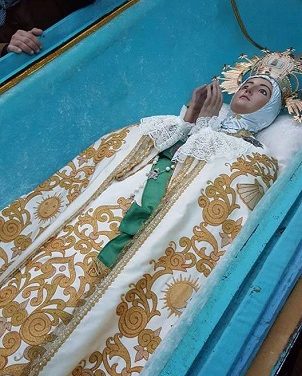 Más de 4.000 personas participan en la romería de la Venida de la Virgen