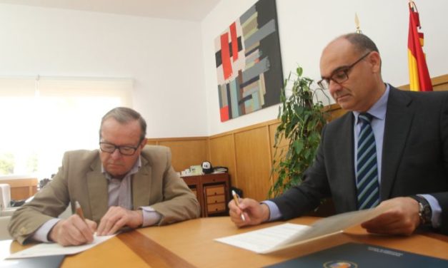 La Universidad de Alicante y el Club Náutico de Torrevieja se alían para potenciar la actividad de extensión universitaria