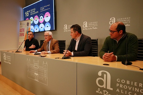 El chef Kiko Moya recibe el I Premio Gastro Cinema enmarcado en el XVI Festival de Cine de Alicante