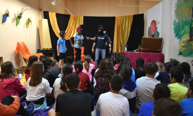 Cerca de 3.100 escolares de Petrer pasarán por el taller de lectura “Els nostres monstres”