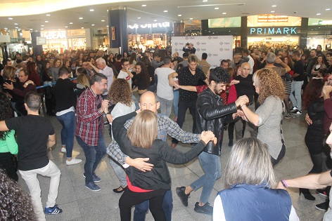 L’Aljub celebra la entrada del verano con el séptimo encuentro de ‘la Salsa en la Calle’