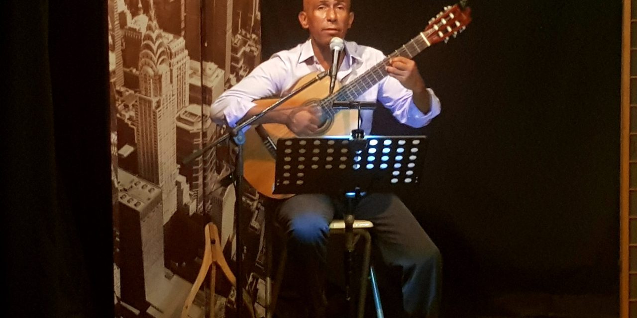 El viatge musical de David Álvarez que és un repàs per la música espanyola i llatina de tots els temps