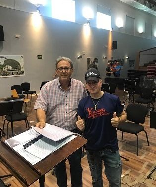 La Banda Sinfónica Municipal y el percusionista Pakito Baeza ofrecen un concierto el domingo 11 de agosto en la Playa de San Juan