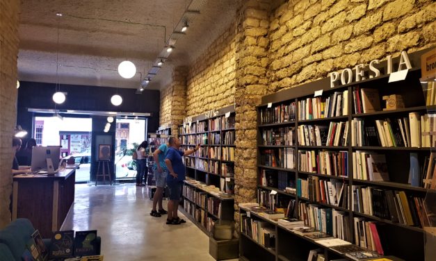 La llibreria Pynchon&Co. d’Alacant obri el seu nou lloc que és màgic