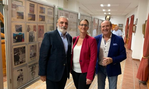 Mª Carmen de España inaugura la exposición filatélica que homenajea a Jose Mª Manzanares -padre-