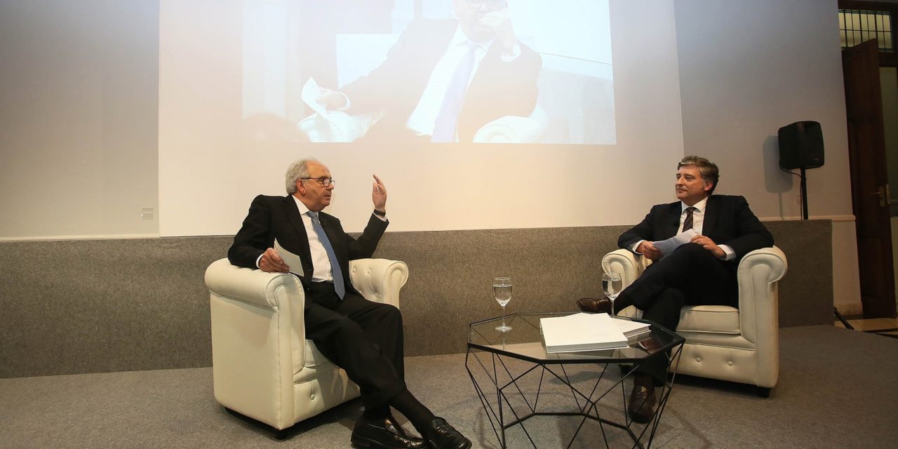 La Diputación presenta el libro de Juan Navarro que recoge la semblanza de decenas de personajes alicantinos