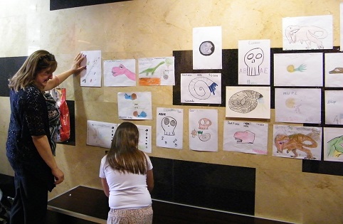 El concurs de dibuix ‘Raval Juràsic’ torna amb la seua segona edició al Museu Paleontològic d’Elx