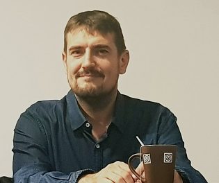 “Todas las batallas perdidas”, un poemario Cara B que fue Cara A, del autor de Novelda Joaquín Juan Penalva