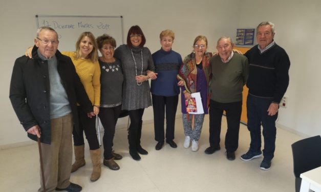 Servicios Sociales con AFADACE en la presentación del taller de reminiscencia para enfermos de alzheimer en El Campello