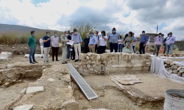 Las obras de restauración del Castillo de Planes que impulsa la Diputación sacan a la luz una moneda del Ducado de Parma del siglo XVI