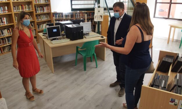 Renovada la imagen de la Biblioteca Miguel Hernández de Villena