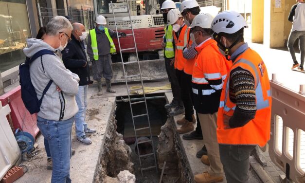 Las catas arqueológicas en la calle Fatxo se amplían hacia los restos de la Muralla de Elche para determinar la naturaleza de los hallazgos