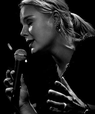 El jazz de Viktorija Pilatovic y el Coro de la Generalitat reabren la programación presencial de la Casa de Cultura de Villena