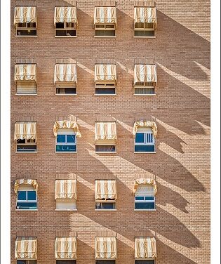 El fotógrafo José Carlos Bernabéu expone tres series de imágenes en los Espais d’Art Urbà “Ponent”, “Els Tolls” y “El Carrasco” de Benidorm