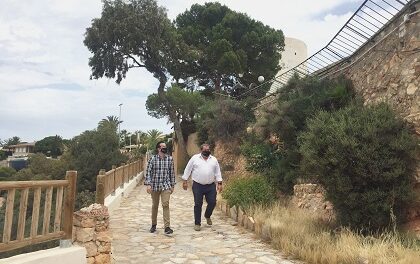 La sendera ‘Passeig Cap Roig’ del litoral oriolà entre La Caleta i Cala Capità obté el guardó de ‘Sendera Blava’
