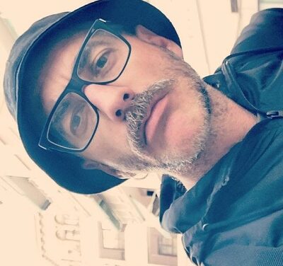 Vuelve Benidorm en la exposición “Recocoon” de Jero Martínez