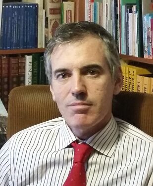 El catedràtic de la UA Santiago González-Varas obté el primer premi de poesia del certamen literari Associació Fuentes de la Edad