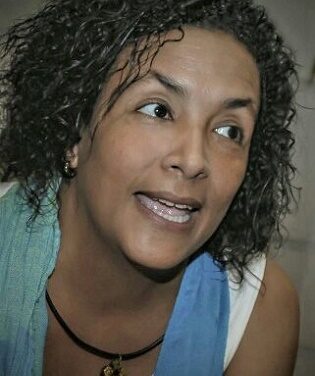 Descubriendo el teatro y la poesía con ELBA TORRES y sus palabras