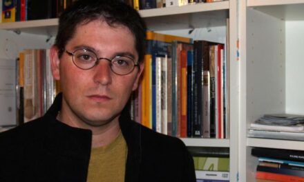 Cruzamos El Puente de los Espejos con… Manuel Valero Gómez: “Hijos del cometa Halley”
