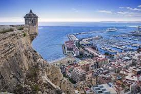 El sector turístic recolza la dinamització del Castell de Santa Bàrbara proposada pel Patronat de Turisme