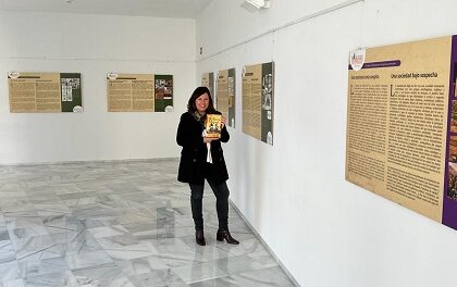 Cultura inaugura la exposición “Cervantes-Shakespeare: dos genios universales” en la Biblioteca María Moliner de Orihuela