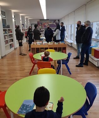 Empieza a funcionar la nueva biblioteca municipal infantil y juvenil de la Zona Norte de Alcoy