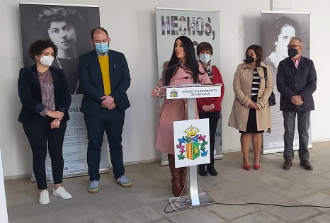 Igualtat d’Oriola inaugura l’exposició ‘Fets, no paraules’ coincidint amb el ‘Dia Internacional de la Dona’