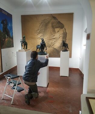 El Museo Escultor Navarro Santafé se renueva a los 55 años de la inauguración de la escultura del Oso y el Madroño