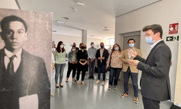 INAUGURADA EN LA SEU DE ADIEM L’EXPOSICIÓ ITINERANT VIDA I OBRA DE MIGUEL HERNÁNDEZ