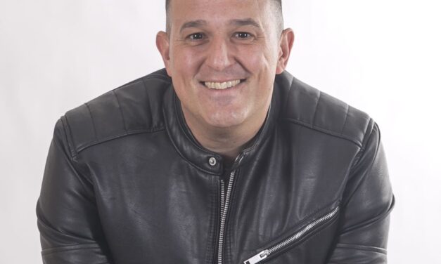 El escritor y periodista Jovi Lozano-Seser gana la XXVII edición del Premi Enric Valor de la Diputación de Alicante