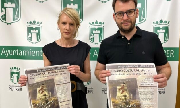 La escritora de Petrer Verónica Martínez presenta “Lágrimas de Sal”, su sexta novela