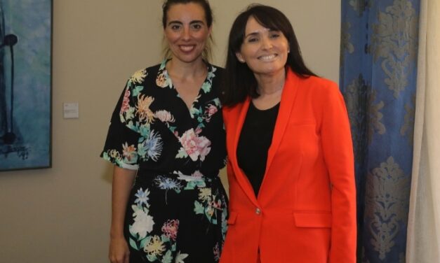 La Diputación acoge el primer encuentro institucional con la nueva directora de la Muestra de Autores Contemporáneos