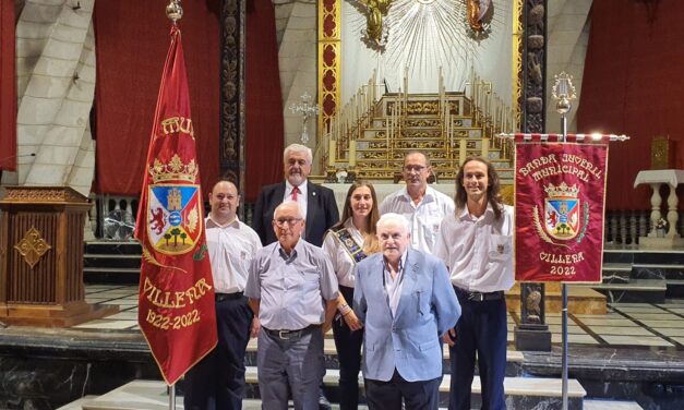 La Banda Municipal de Música de Villena conmemora su centenario con la bendición de su nueva bandera y una exposición que recorre su historia
