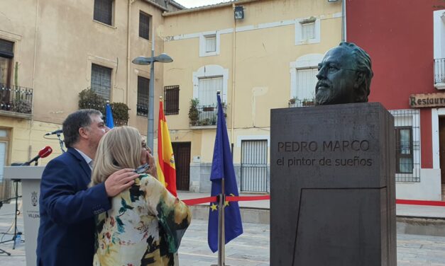 El Ayuntamiento de Villena dedica una escultura al pintor Pedro Marco