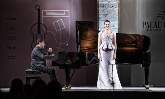 El sonido de las dos orillas de Balenciaga se escuchará en Xàbia gracias a la voz de la soprano valenciana Teresa Albero