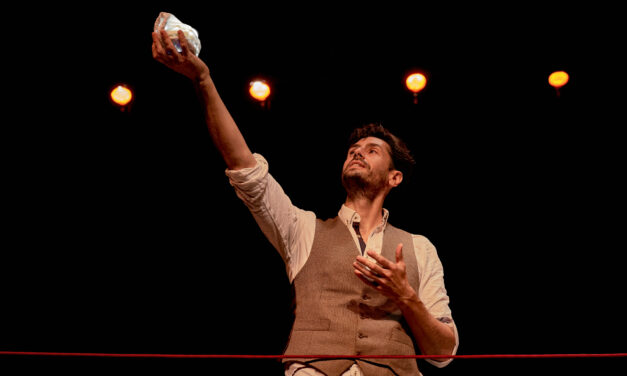 Villena bautiza una butaca del Teatro Chapí como reconocimiento a Juan Diego Botto
