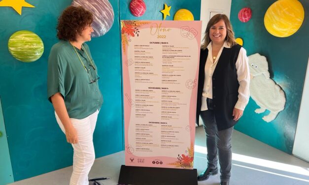 La concejala de Cultura presenta la programación infantil para otoño de la biblioteca municipal María Moliner de Orihuela