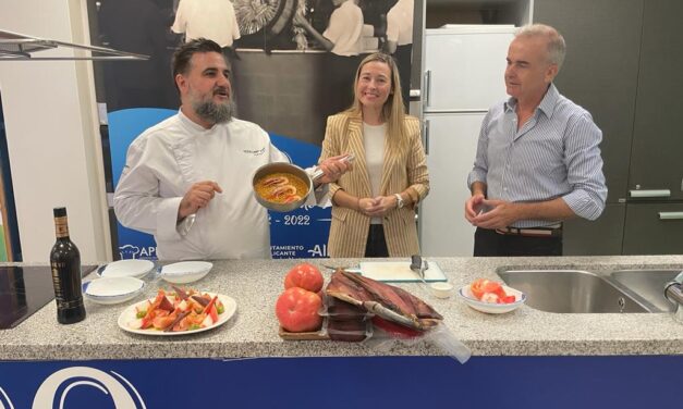 El showcooking d’arròs del Xef Sergio Sierra obri l’espai de degustacions culinàries del Centenari del Mercat Central