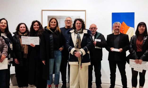 L’artista tèxtil Ana Esteban guanya el premi de la VII Edició de la Biennal ArtNostre amb l’obra “Lycra”