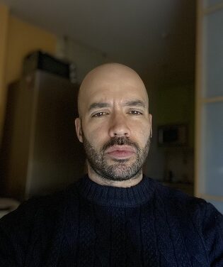 L’escriptor Daniel Càceres publica en LOBLANC durant el mes de gener