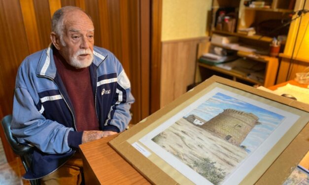 El maestro Vicente Gomis Payá cede al pueblo de El Campello parte de su colección artística y literaria para que se pueda consultar en la Biblioteca Municipal