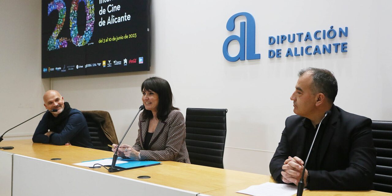 La Diputación presenta la imagen del Festival de Cine de Alicante con un cartel que rememora su veinte aniversario