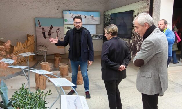 Tamarit: “Estem a la sencera disposició de Guardamar del Segura per a complementar amb activitats de la Generalitat la seua programació cultural”