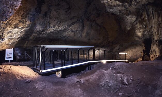 La Cova de l’Or inaugura una nueva temporada con la apertura del Centro de Interpretación y el yacimiento