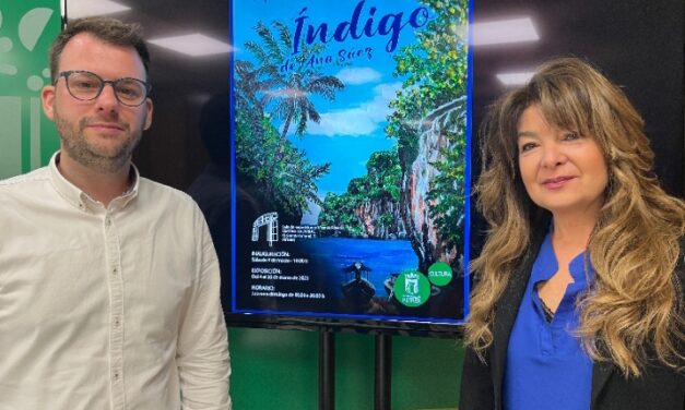 La artista Ana Sáez inaugura una exposición de pintura titulada “Índigo” en el Centro Cultural de Petrer