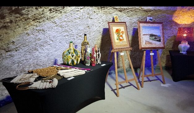 Inauguración de la Exposición «Conchi Peña» de Artesanía Textil en el M2A