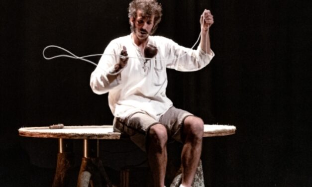 El Teatre Arniches recibe la primavera con dos “imprescindibles” de teatro y circo: ‘Freak’ y ‘POI’